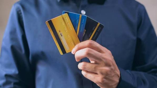 Lifetime free vs paid credit cards: which gives you more value over 5 years?